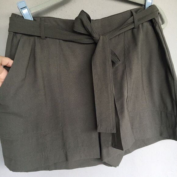 A New Day Paperbag Shorts Size L Tie High Waist Olive Green Wide leg  Boho - Picture 3 of 10